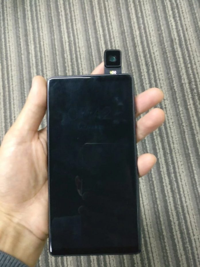 Doogee-Mix-3-2 Doogee Mix 3 може да накара притежателите на iPhone X и Galaxy S9 да се позамислят