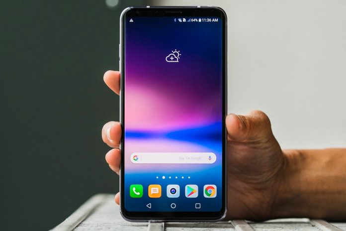 LG-New-Smartphone-62 LG създаде съвършено нов „убиец“ на Samsung Galaxy S9 и Apple iPhone X