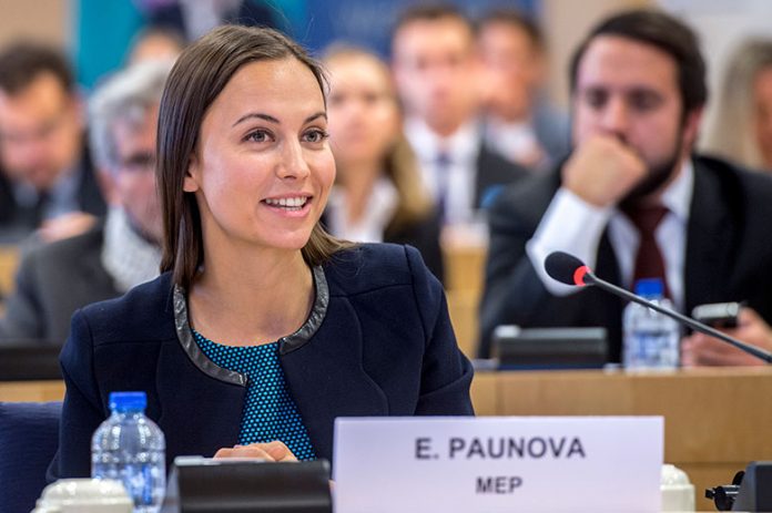 eva paunova Вече без такси при онлайн плащания с дебитни и кредитни карти