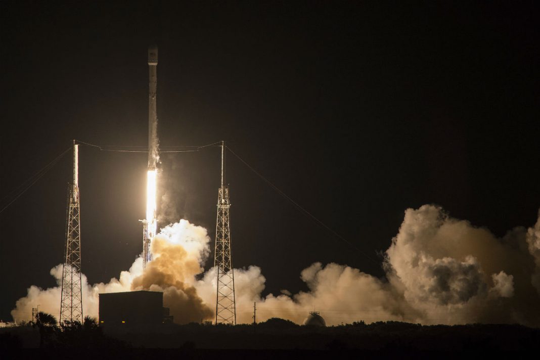 spacex_falcon_9 Мисията на SpaceX със секретния американски сателит е неуспешна
