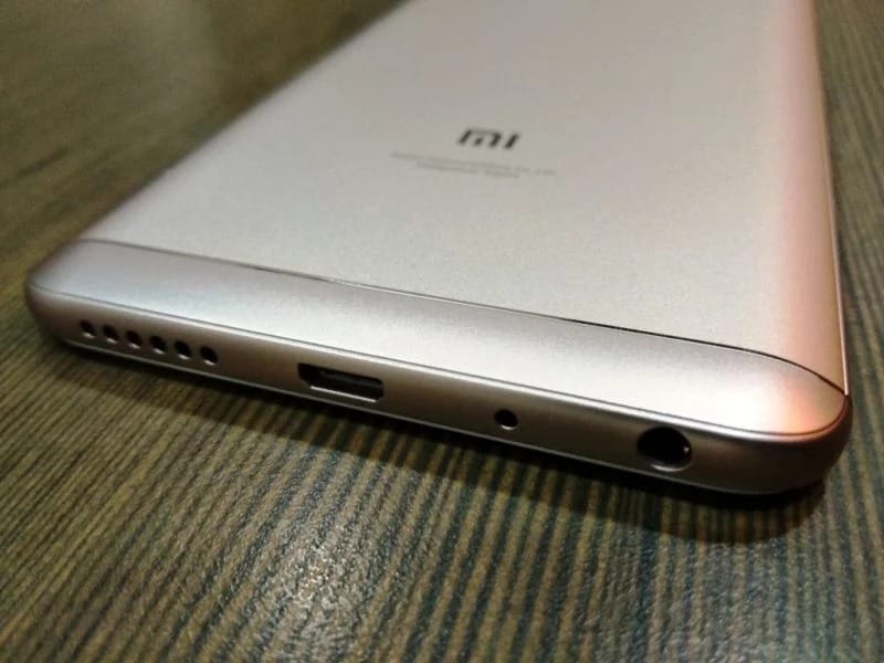 Няколко снимки на смартфона Xiaomi Redmi Note 5 Pro с двойна камера и безрамков екран
