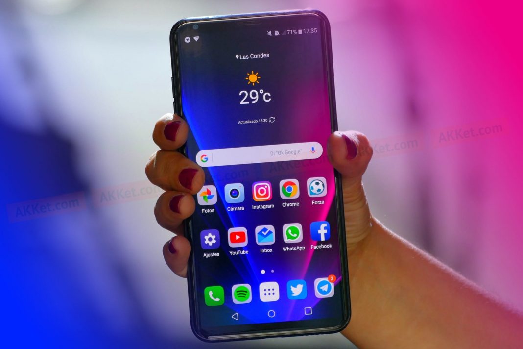LG1 LG работи върху сгъваем смартфон с три AMOLED екрана
