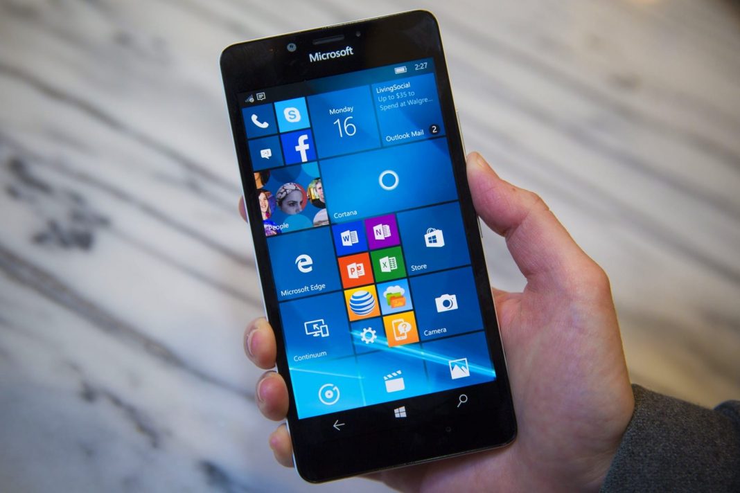 Microsoft Store разпродава останалите смартфони Lumia с Windows 10, при смешни цени