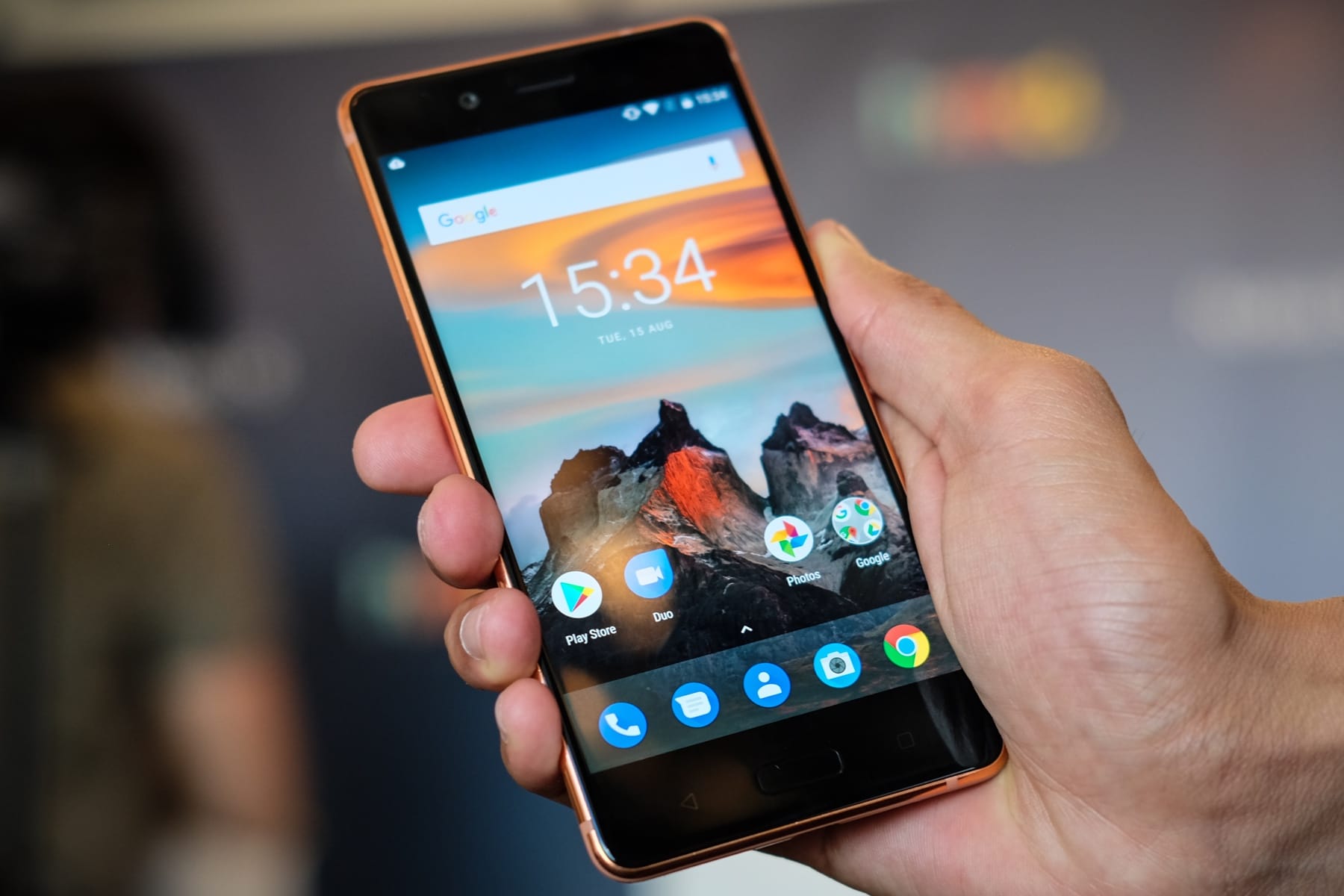 Новият безрамков Nokia 8 Sirocco може да се хареса на всички