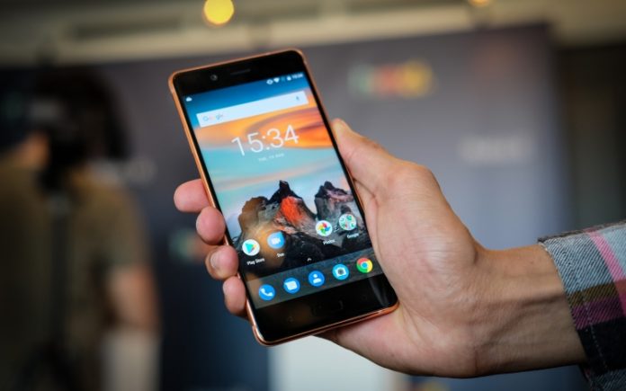 androidp Google ще задължи производителите три години да обновяват някои Android смартфони
