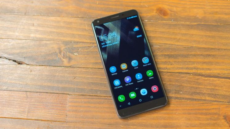MWC 2018: ZTE представи смартфоните Blade V9 и V9 Vita с 18:9 дисплей и двойна камера