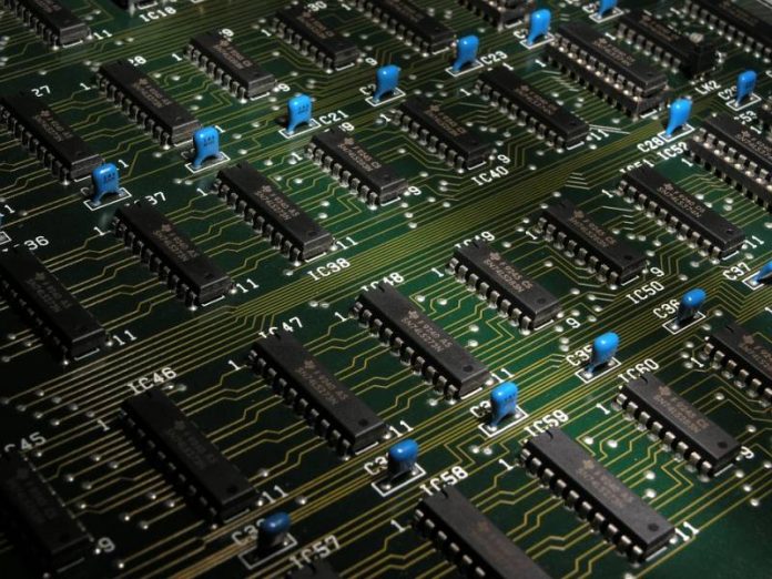 Qualcomm планира да произвежда по-мощни процесори Snapdragon 600