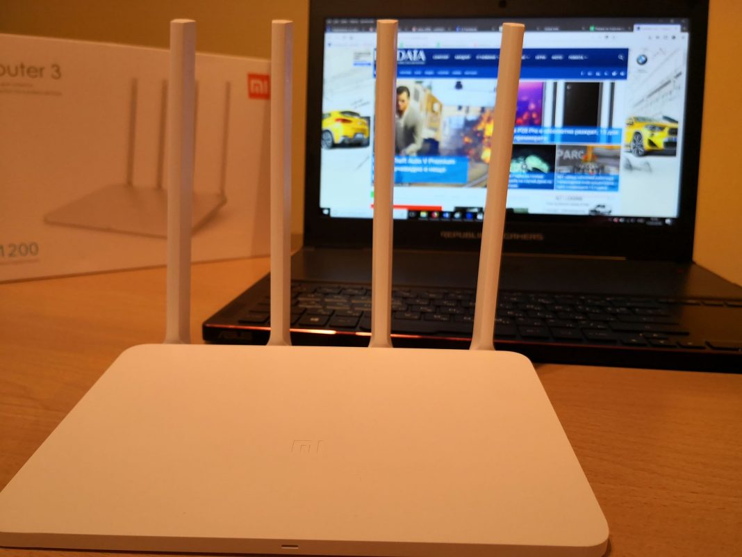 Ревю на безжичния рутер Xiaomi Mi WiFi Router 3 клас AC1200 и повторител Xiaomi WiFi+