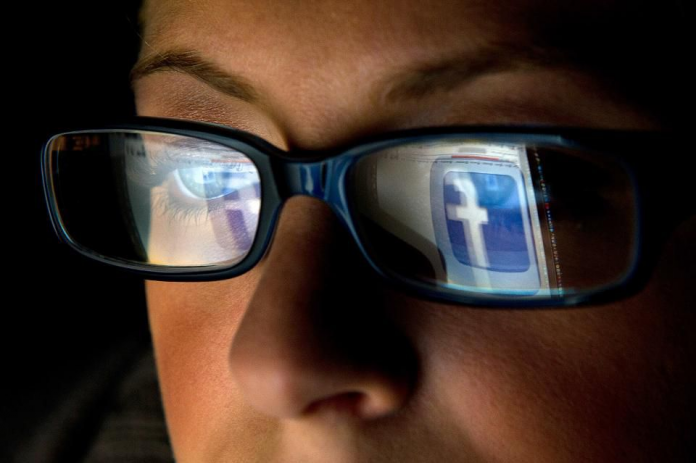 Fb Беззащитните данни: как Facebook се оказа в центъра на най-големия в историята скандал