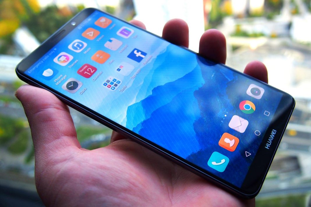 Huawei-Mate-X-42-52 Huawei Mate X: нов флагман с тройна камера и мощен топ-процесор