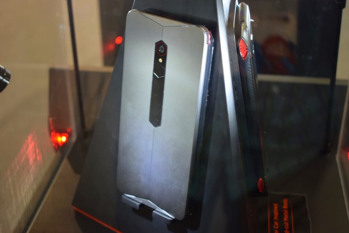 Nubia Red Dev: геймърски смартфон, който се очаква да изпревари Samsung Galaxy S9 и Razer Phone