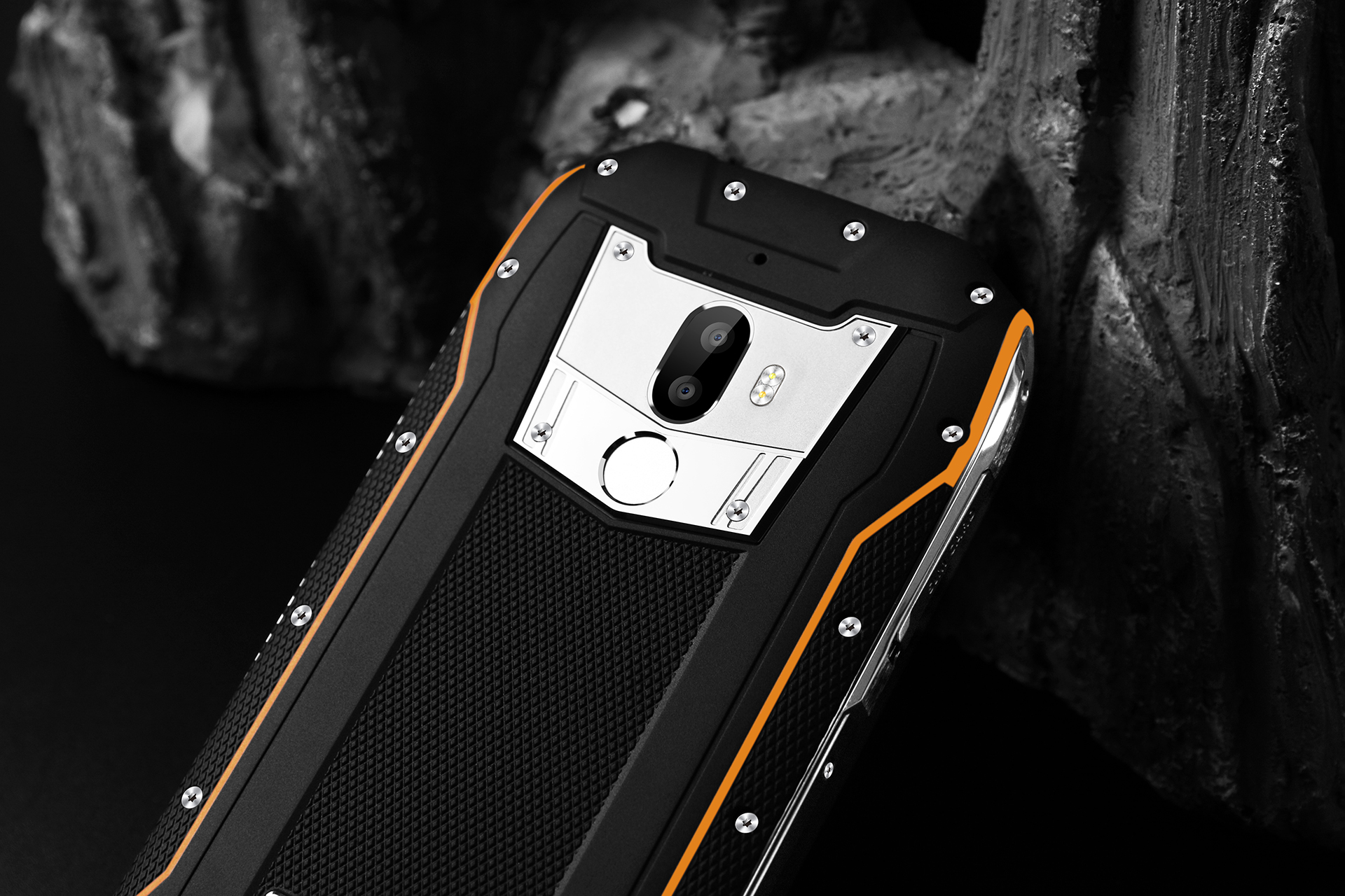 OUKITEL WP5000 идва със защита от клас IP68 и 6 GB оперативна памет