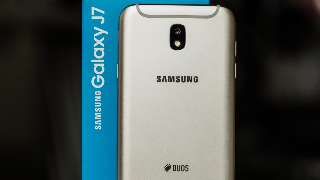 S0 Samsung Galaxy J7 (2018) е готов за началото на продажбите