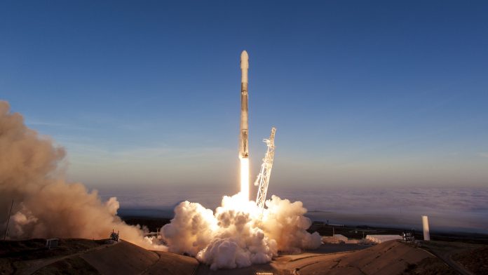 SpaceX изведе в орбита петата партида сателити Iridium, но не улови обтекателя