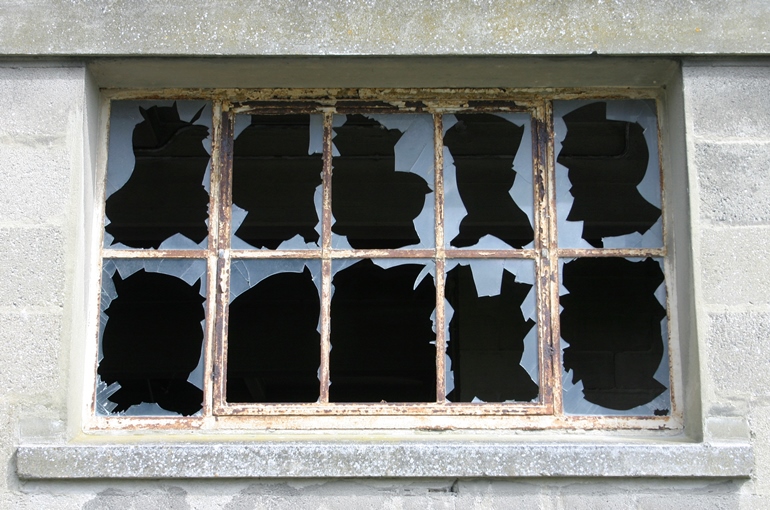 Smashed-windows Microsoft запуши дупката, оставена от пача за Meltdown