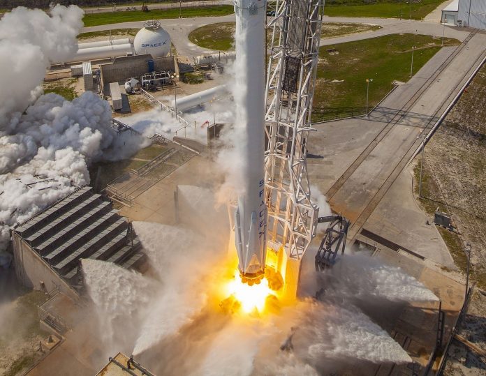 Sx Space X и ULA сключиха договори с Пентагона за $650 милиона