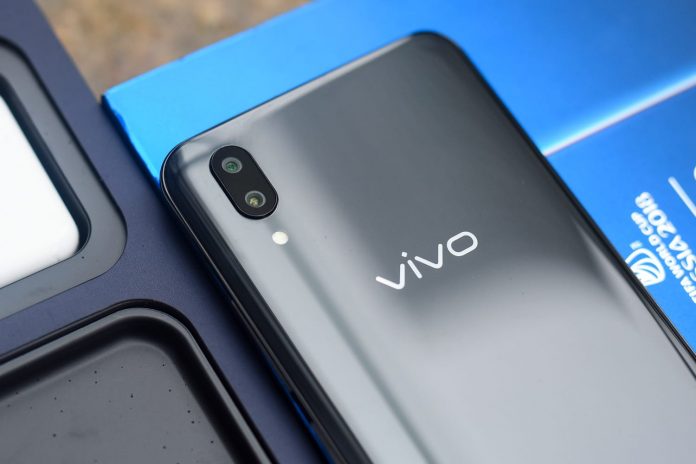 Стартираха продажбите на смартфона Vivo X21 UD с дактилоскопичен скенер в екрана