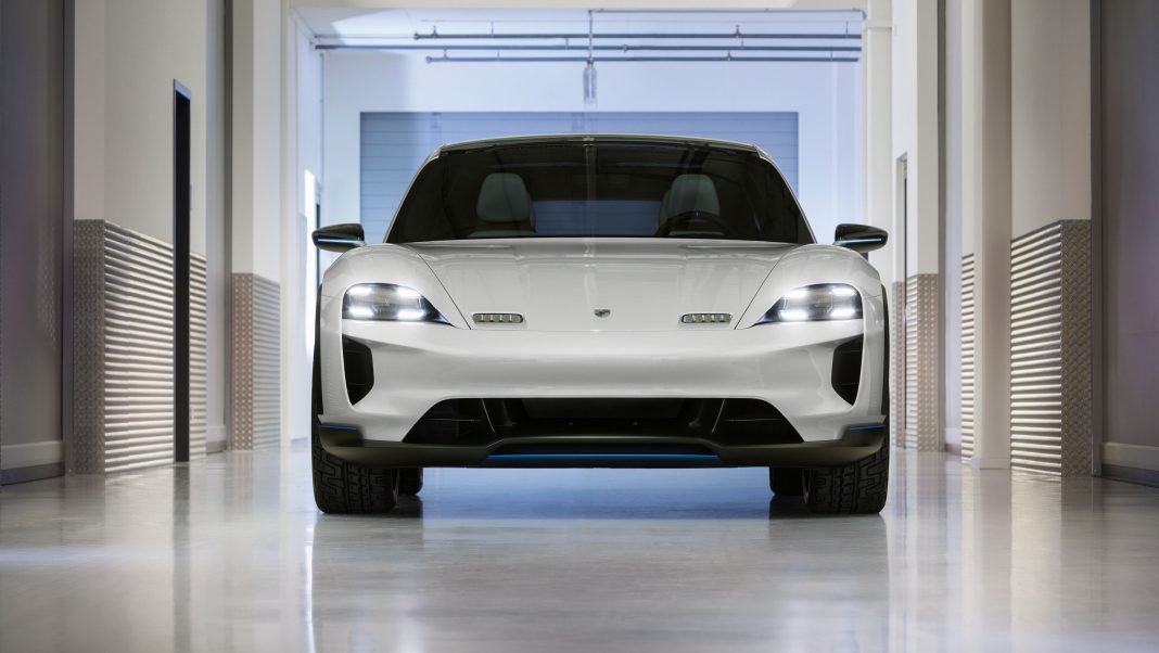 anons Porsche анонсира невероятно бърз конкурент на Tesla Model X
