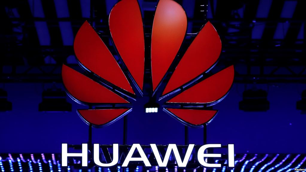 anons Зад кулисите на пищната премиера на Huawei P20 в Париж