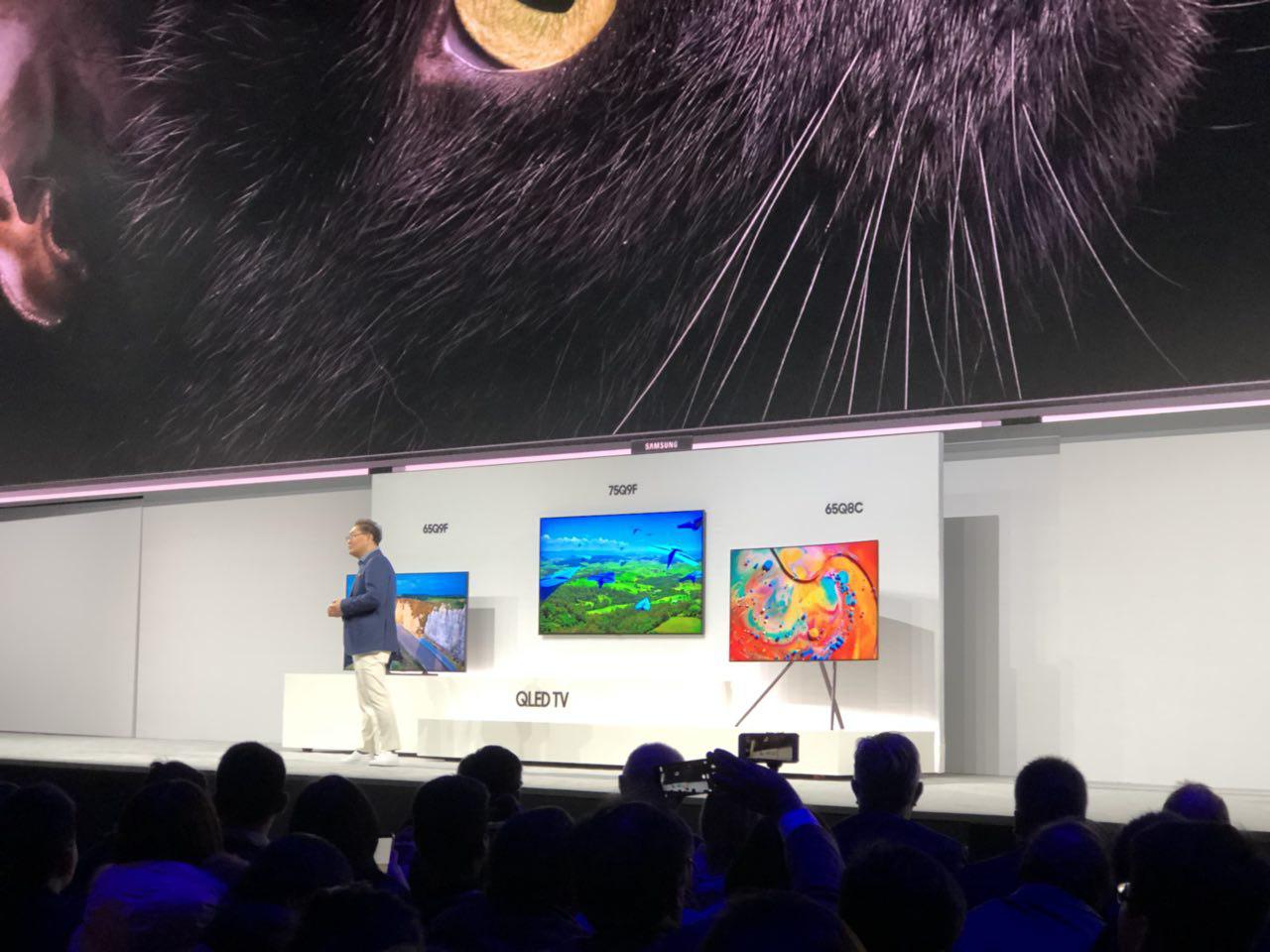 Без рамки и кабели: Samsung представи нова фамилия QLED телевизори