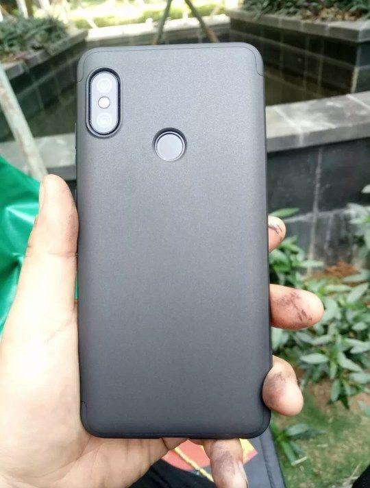Появи се първата жива снимка на смартфона Xiaomi Mi 6X