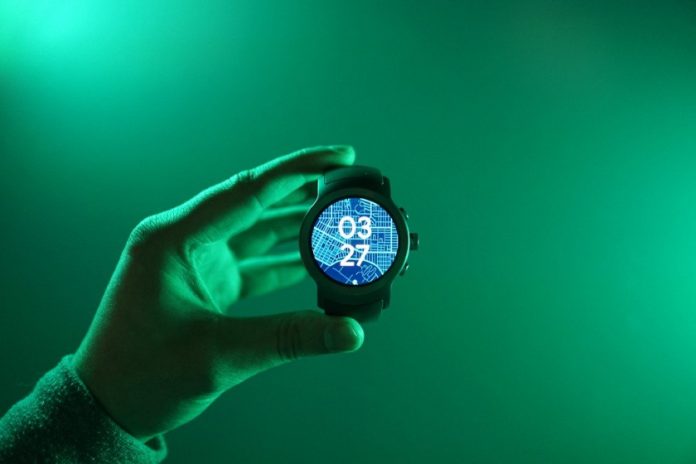 LG се готви да представи хибридния умен часовник Watch Timepiece