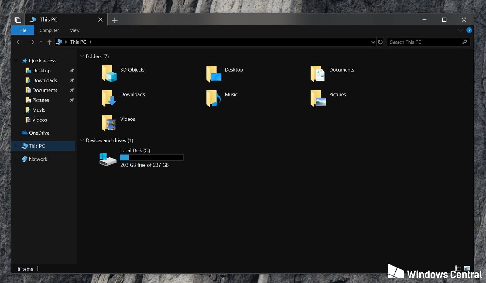 В Windows 10 се появи тъмна тема на оформлението