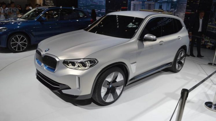 Германия може да започне производството на електрическия кросоувър BMW iX3 само в Китай