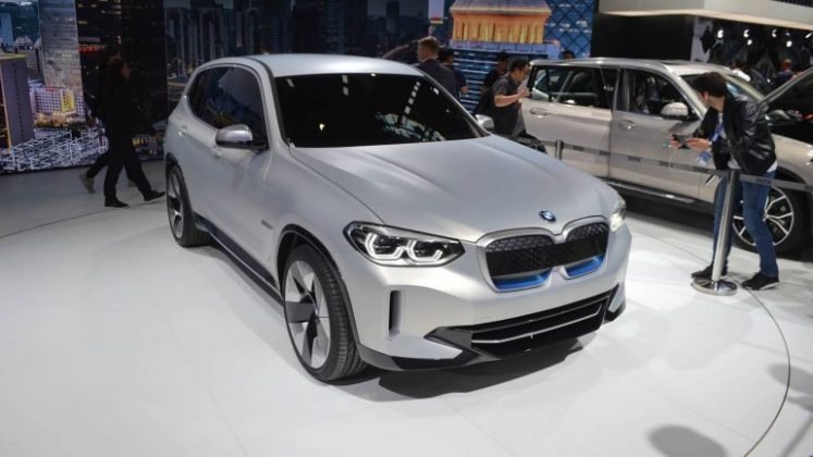 Германия може да започне производството на електрическия кросоувър BMW iX3 само в Китай