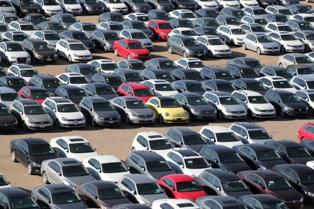 Volkswagen държи на 37 открити паркинга над 300 000 иззети при Дизелгейт автомобила
