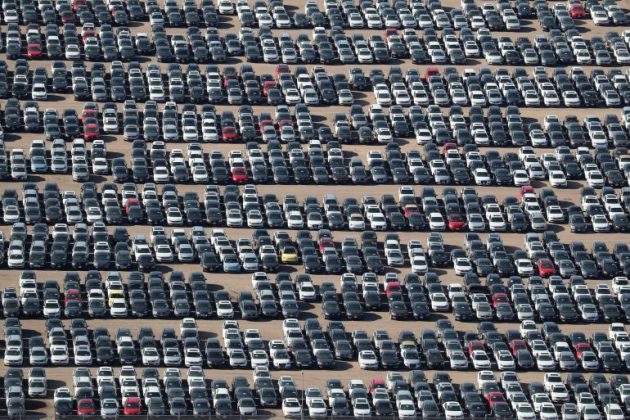 Volkswagen държи на 37 открити паркинга над 300 000 иззети при Дизелгейт автомобила