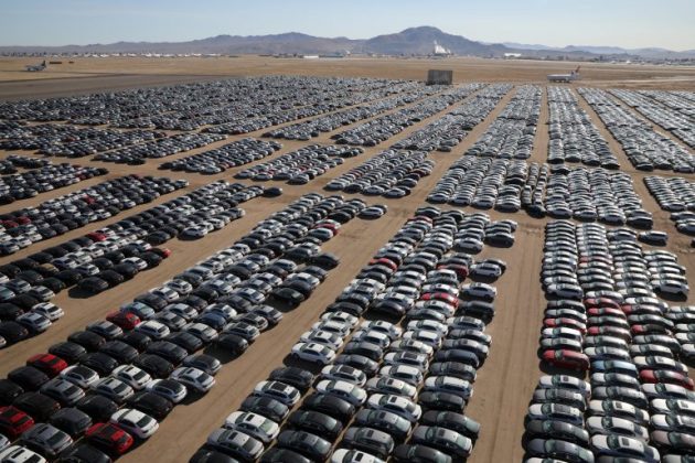 Volkswagen държи на 37 открити паркинга над 300 000 иззети при Дизелгейт автомобила