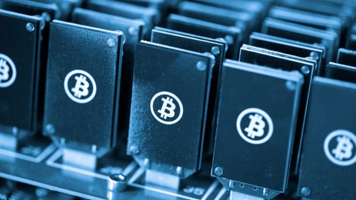 BTC Цената на биткойна прехвърли $9000