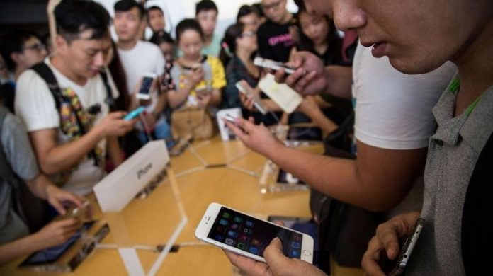 China-smartphone-market Canalys обяви, че китайския пазар на смартфони е слязъл до нивото от 2013 година
