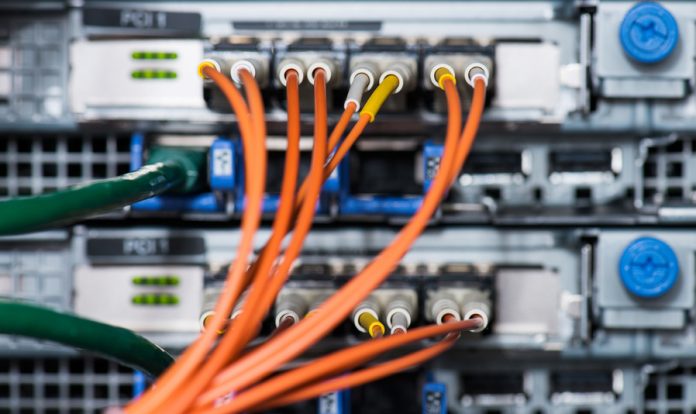 Fiber optical connections with servers Cloud пазарът надскочи сумата от 246 милиарда за една година