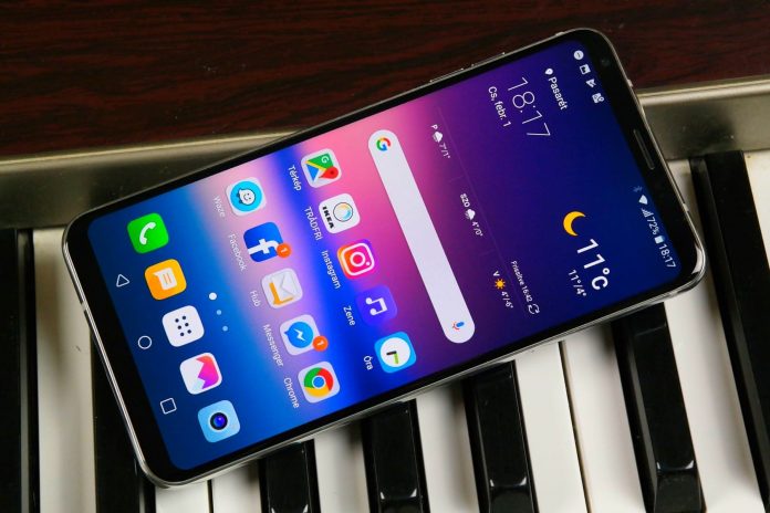 LG-G7-42 Нови изображения на LG G7: екран с прорез, двойна камера и техническите характеристики