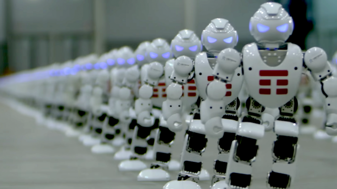 Robots 1300 танцуващи робота поставиха нов рекорд на Гинес