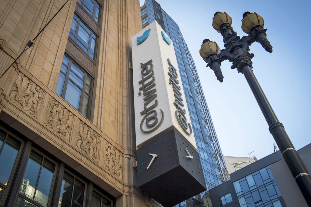 Tw Twitter също е продавал на Cambridge Analytica достъпа до потребителските данни