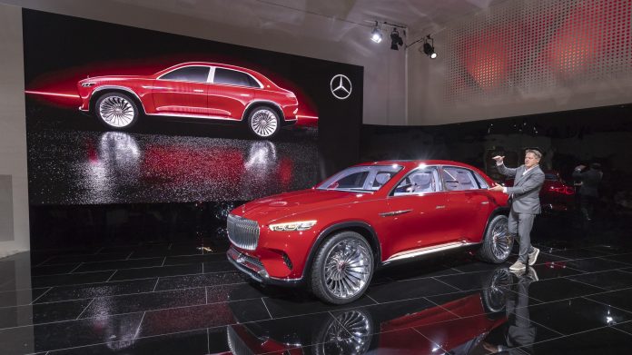 Mercedes-Benz Vernissage “Vision Mercedes-Maybach Ultimate Luxury" am Vortag der Auto China 2018, präsentiert von Gorden Wagener Официален анонс на мощния електрически кросоувър Mercedes-Maybach Ultimate Luxury