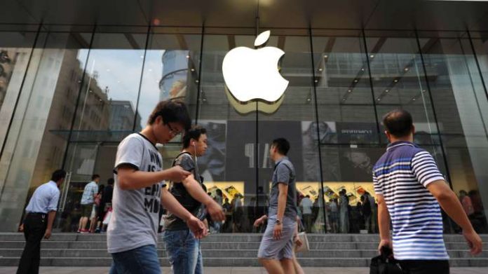apple-china Apple обвини мобилните оператори в саботиране на новите технологии