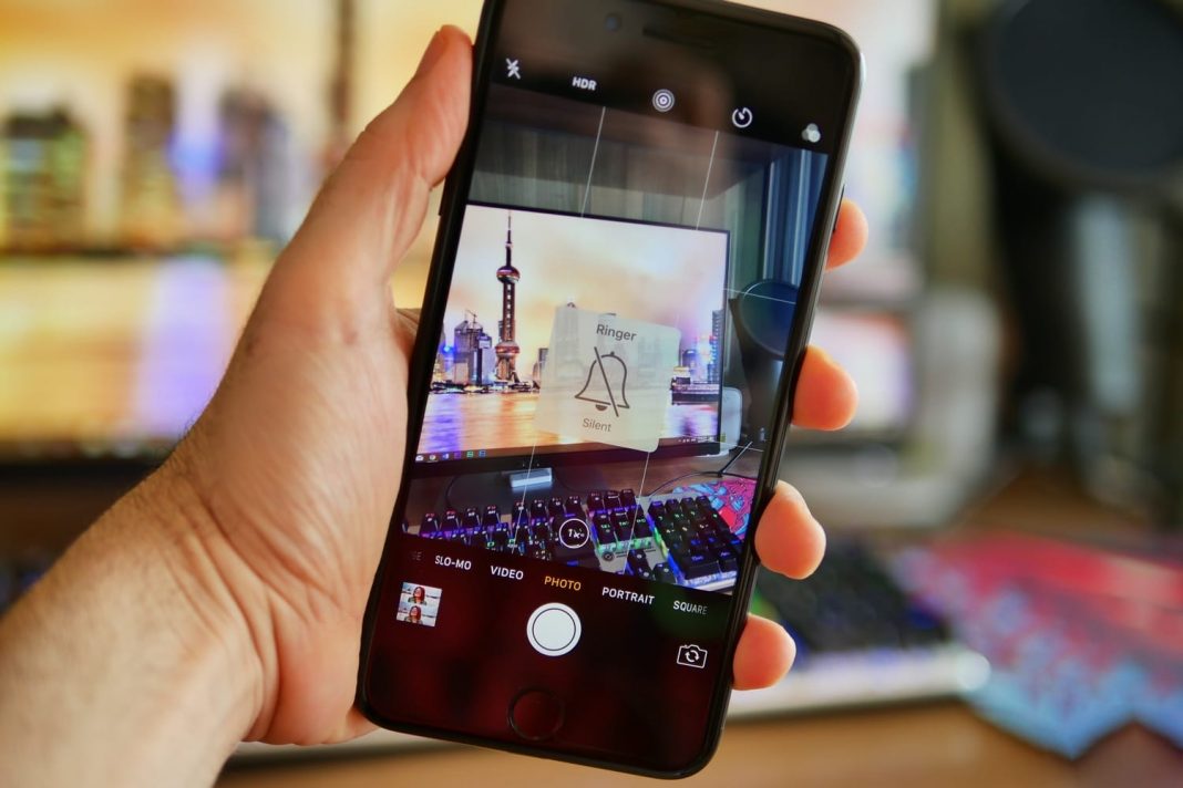 Новият iPhone от 2019 година ще има тройна камера, за да се конкурира с Huawei P20 Pro