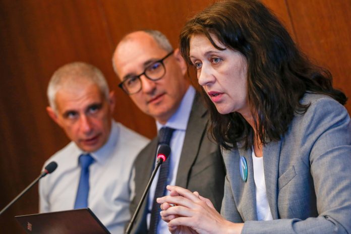 Паоло Фалчони, Габриела Чифличка APPLiA България представи последните данни и тенденции за развитието на сектора на домакинските електроуреди в ЕС и България