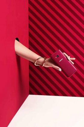 Samsung Galaxy S8 Lite: официални изображения и датата на анонса