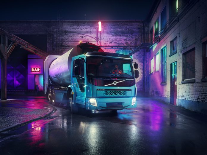 T2018_0142 Volvo Trucks представи втория си електрически камион