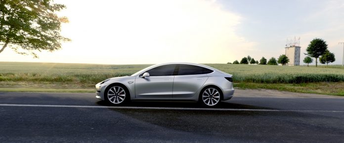 Tesla Model 3 постави нов рекорд: 975 километра с едно зареждане