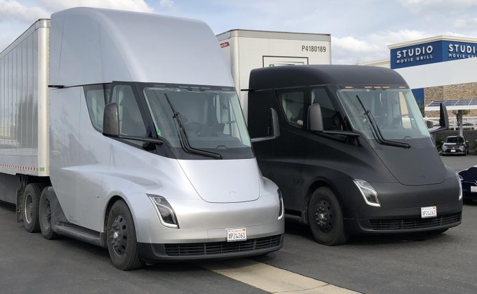 Tesla-Semi-1 Илън Мъск: Тестовете на Tesla Semi показаха, че неговият пробег е не 500 а 600 мили
