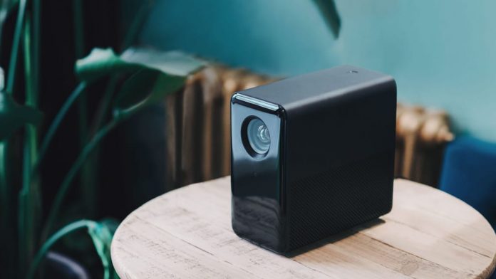 Xiaomi-Mijia-Projector-2 Xiaomi представи компактния проектор Mijia Projector, по-добър от всеки телевизор
