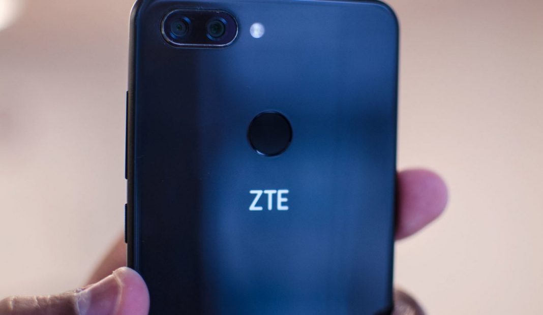 ZTE Край със смартфоните на ZTE – компанията спря всякаква дейност