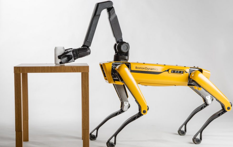 anons SpotMini: роботът-куче на Boston Dynamics ще се продава от 2019 г.