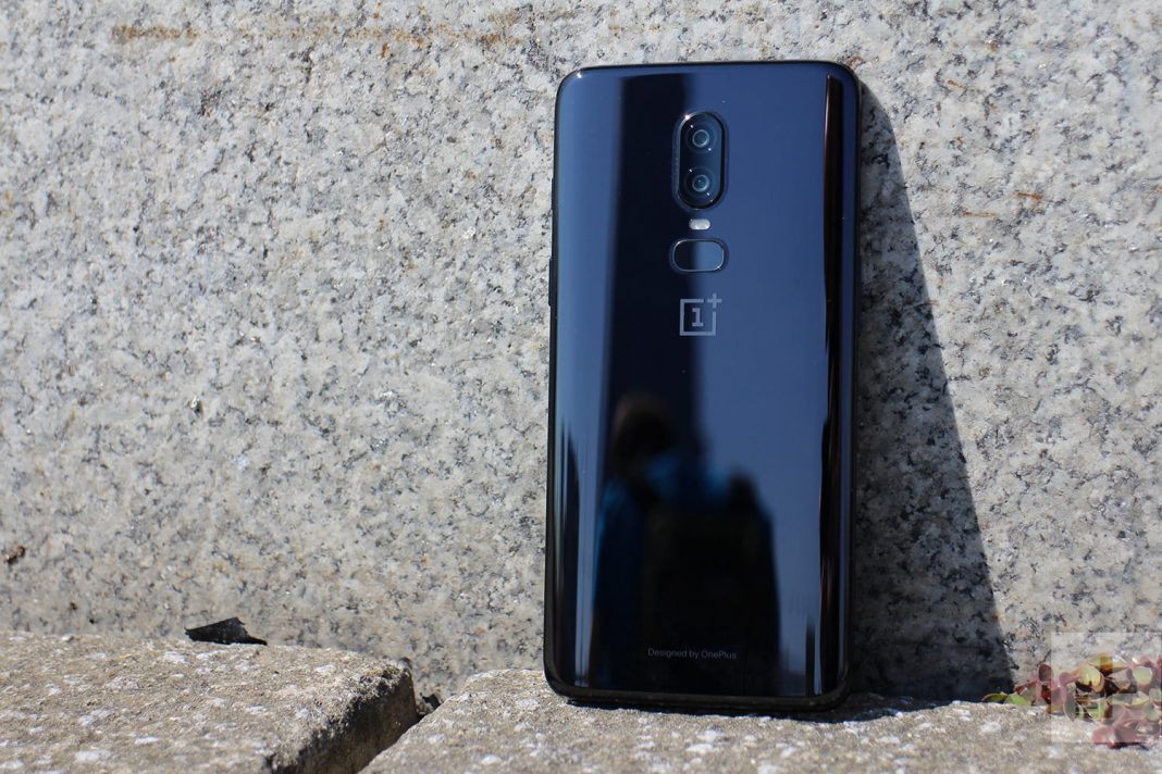 anons Ето как да отключиш новия OnePlus 6 със снимка на притежателя му